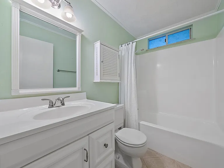 1561 NE 12th Ter #C14 — Photo 19