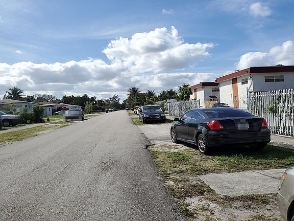 4th image of 1481 NE 150th St APT 101
