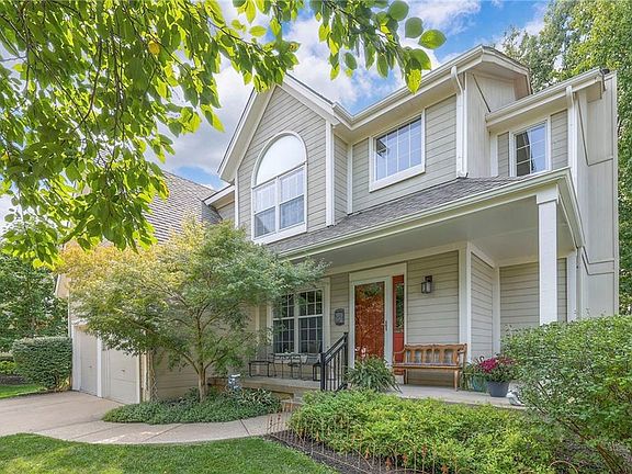2nd image of 15220 Outlook St