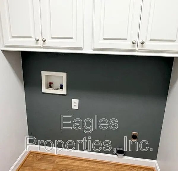 200 Myrna Dr — Photo 8
