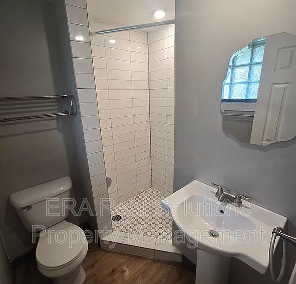 65 W Moler St #A — Photo 13