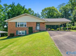 4012 E Crestview Dr NW, Huntsville, AL 35816