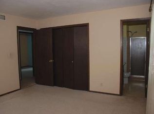 7230 N Range Line Rd, Glendale, WI 53209