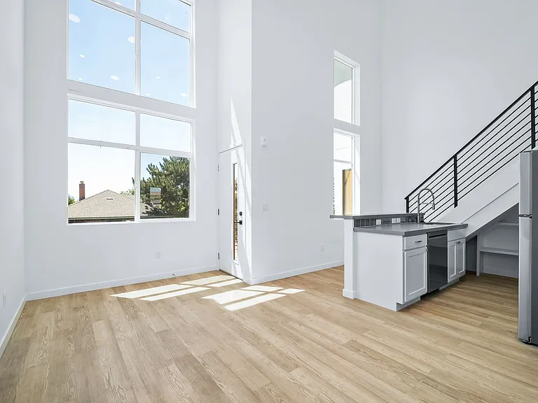 307 Pine St — Photo 5