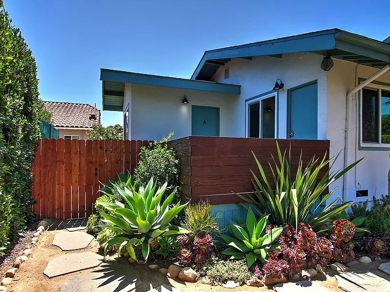 130 S Soledad St — Photo 5