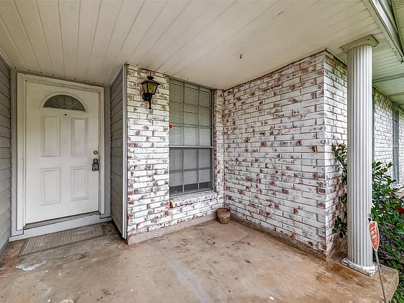 4th image of 1910 Blindlake Dr