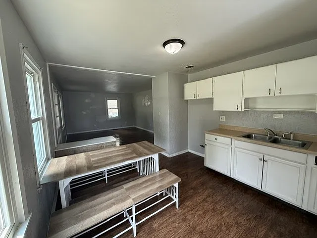 3 bed, 1008 sqft, $900 — Photo 2