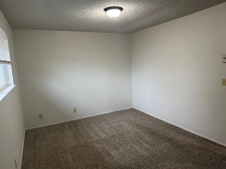 5040 E St #1 — Photo 10