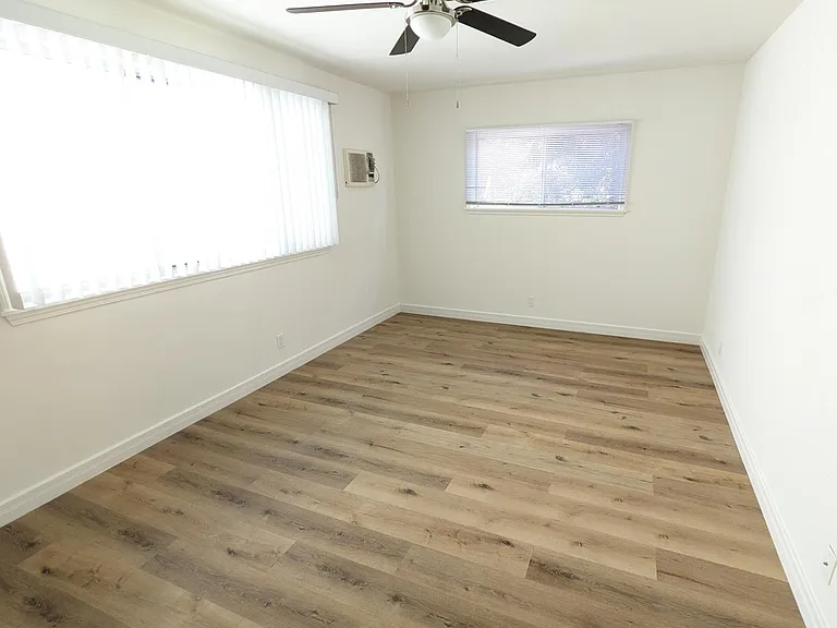 1320 N Martel Ave #7 — Photo 10