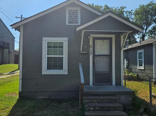 613 N Johnston St, Ada, OK 74820