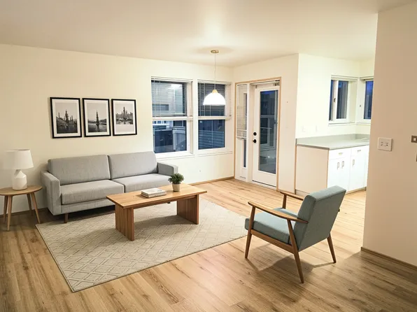 3435 Burke Ave N APT 202, Seattle, WA 98103