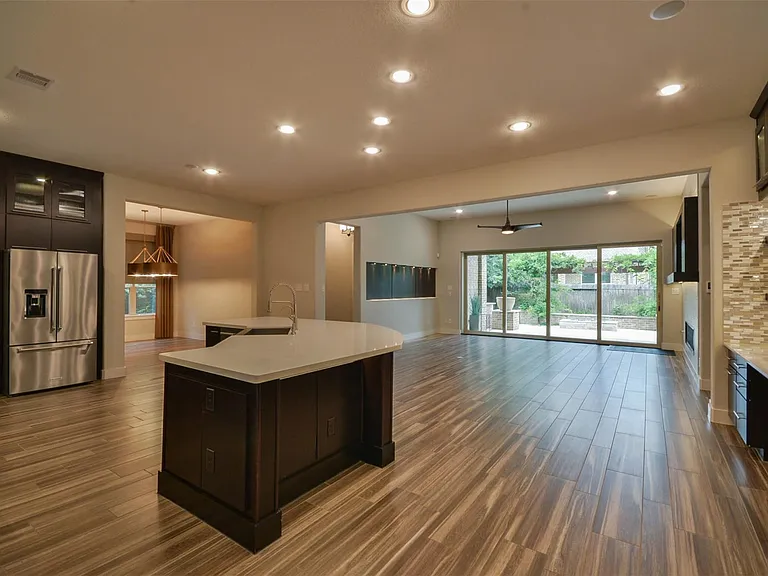 5911 Vineyard Creek Ln — Photo 13