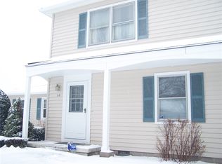 30 Falcon Ln W, Fairport, NY 14450