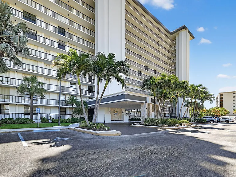 10680 S Ocean Dr #105 — Photo 30