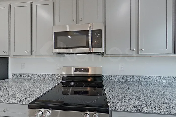 100 English Oak Ln — Photo 9