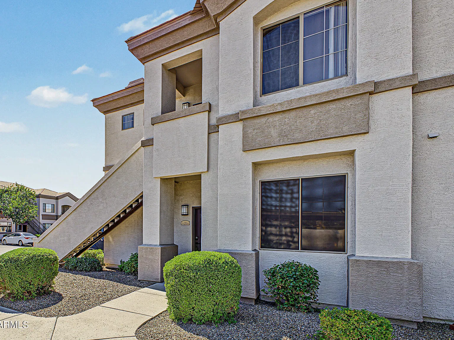 2 bed, 2.0 bath, 1056 sqft, $2,100 — Photo 2