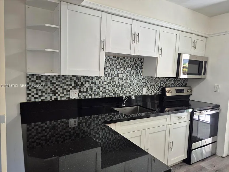 214 Wimbledon Lake Dr #57 — Photo 7