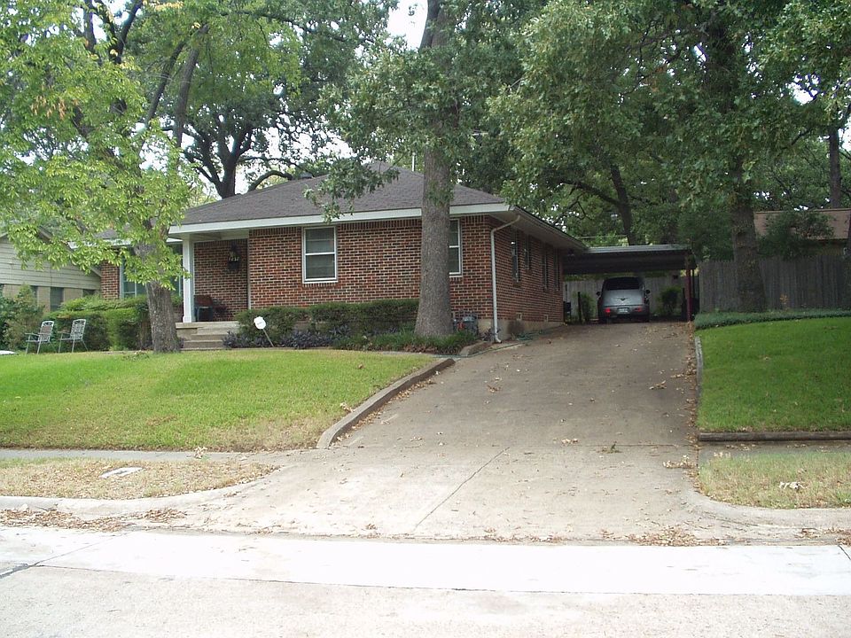Front of awesome home