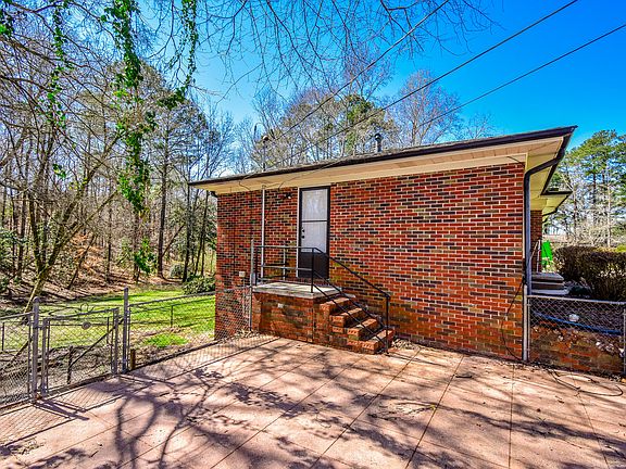 4th image of 167 Fairlane Cir