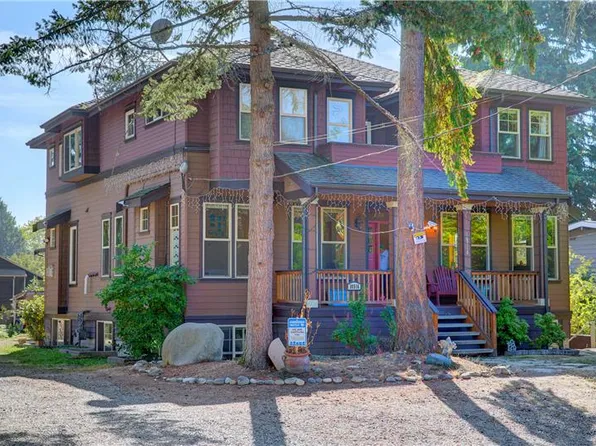10516 20th Ave NE, Seattle, WA 98125