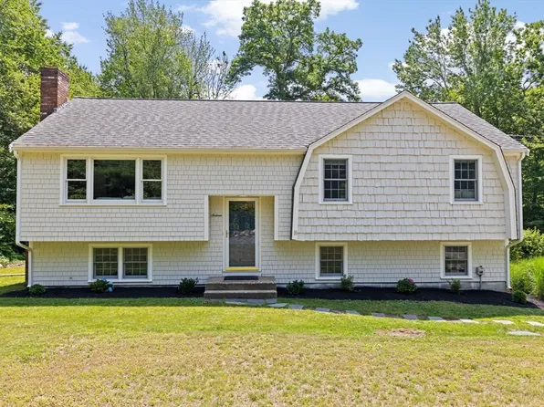 16 Old Oaken Bucket Rd, Norwell, MA 02061