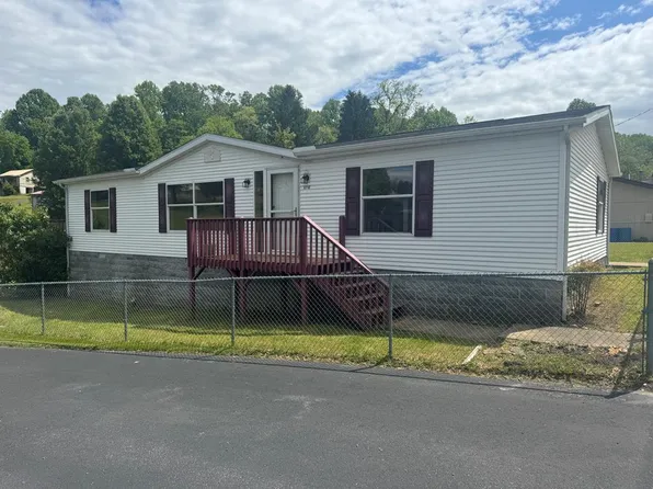 6110 Robert C Byrd Dr, Mount Hope, WV 25880