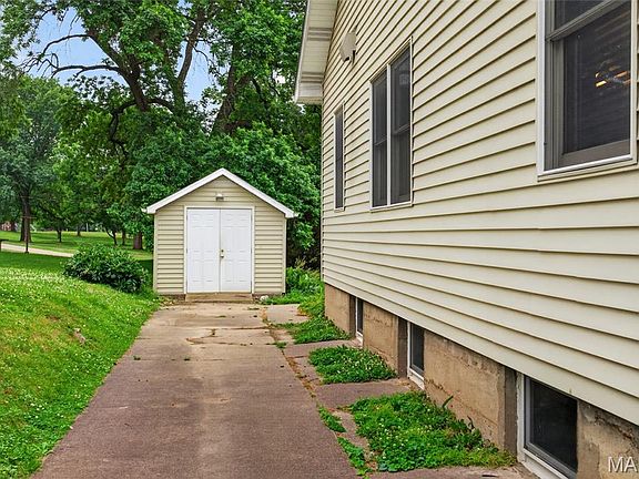 4th image of 1411 Rose St
