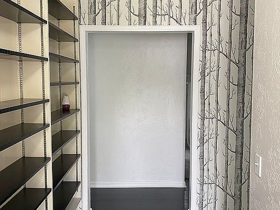 3rd image of 2308 W Euclid Ave