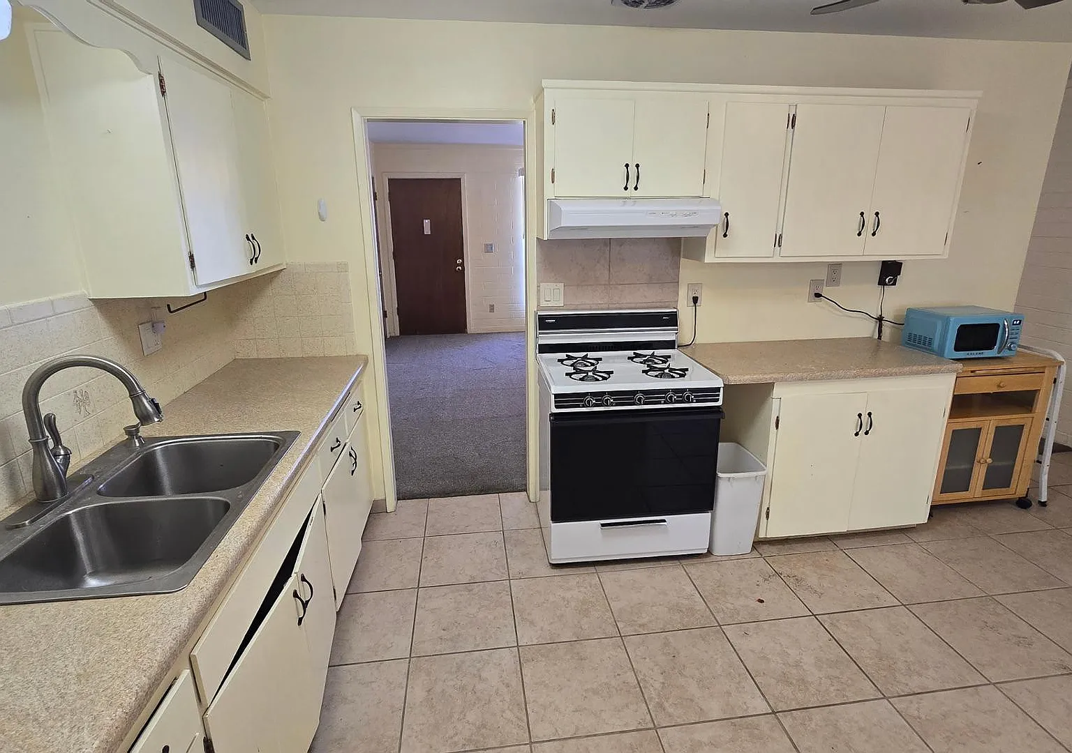 2 bed, 1.0 bath, 1122 sqft, $1,295 — Photo 4