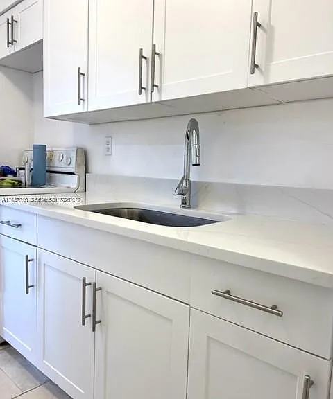 1204 NE 5th Ave #3 — Photo 2