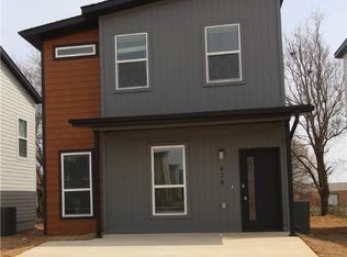 620 Pacific Ave, Centerton, AR 72719