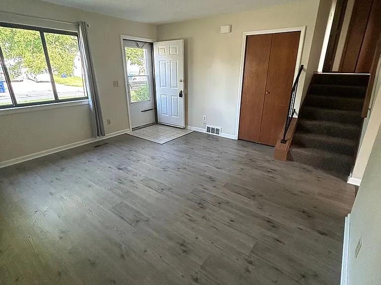 4472 Ramsdell Dr — Photo 5