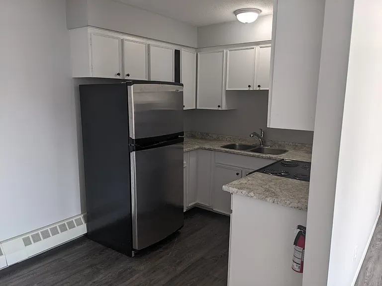 301 West St N — Photo 18