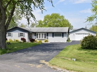 958 W Arlington Ln, Crete, IL 60417