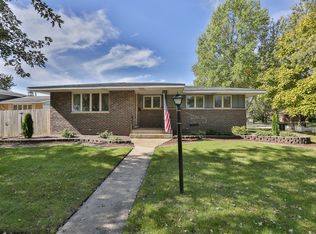 19126 Greenbay Ave, Lansing, IL 60438