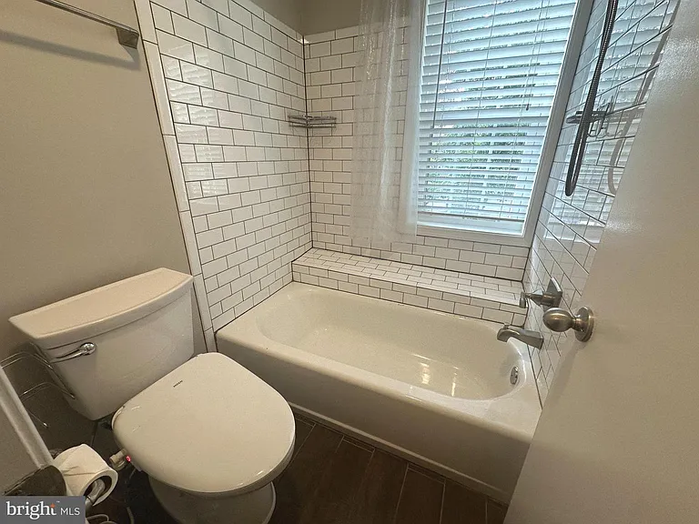 11928 Sentinel Point Ct — Photo 16
