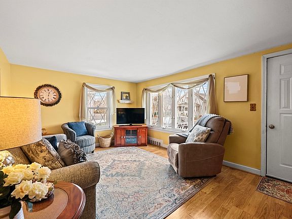 3rd image of 2408 Roosevelt Ave