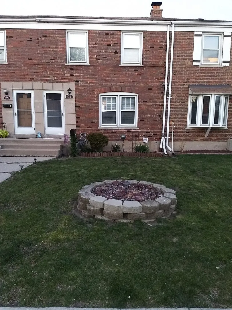 6351 S Lockwood Ave photo 1
