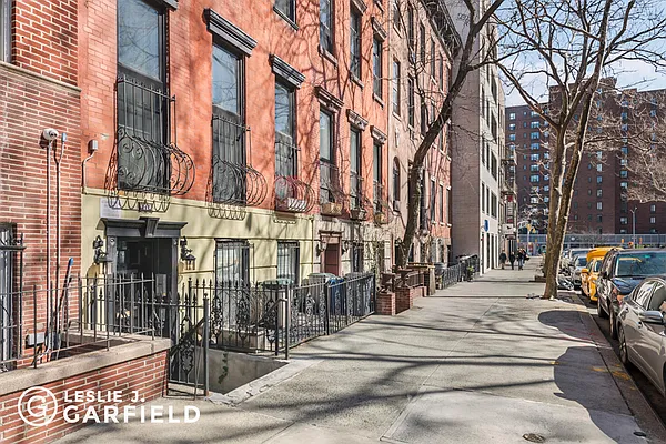 Rented by Leslie J. Garfield | media 11