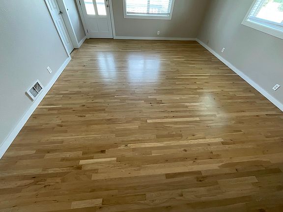 5th image of 2424 Highland Ave