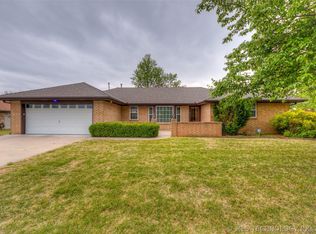 6601 Castle Ct, Bartlesville, OK 74006