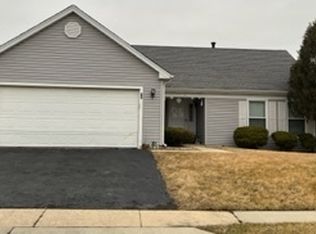 30 Burgess Dr, Glendale Heights, IL
