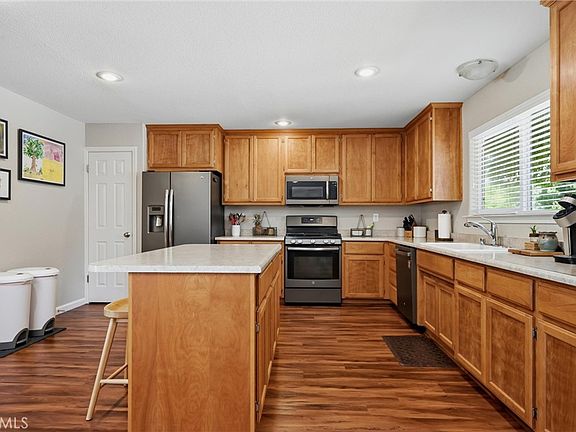 4th image of 1090 Penelope Ct