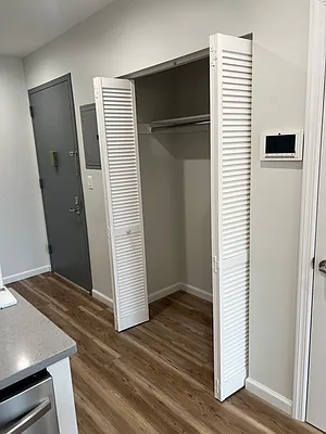 Rented by Plaza Realty | media 7