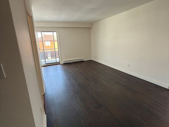 2nd image of 346 Elgin Ct #9