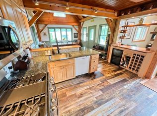 649 Moody Rd, Huntington, VT 05462