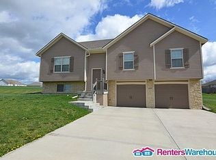 819 Garnes St, Raymore, MO 64083