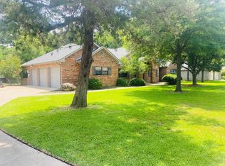 112 Castlewood Rd, Enchanted Oaks, TX 75156