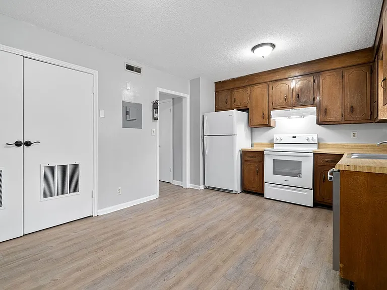 Darlene Dr - 140 — Photo 8