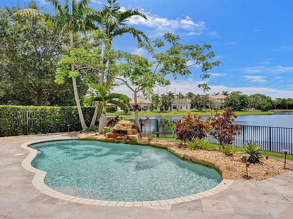 3rd image of 8554 NW 37th Court